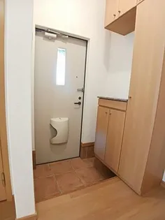 ユキ・シンクラ【0102号室】の玄関