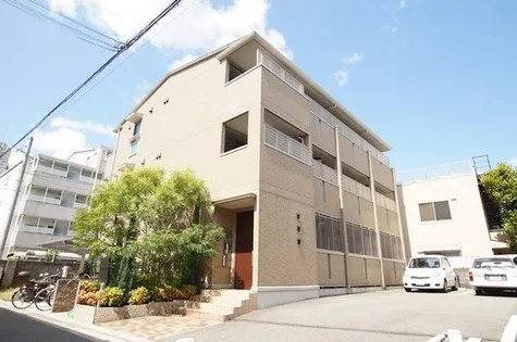 ロイヤルメゾン【3階】の外観