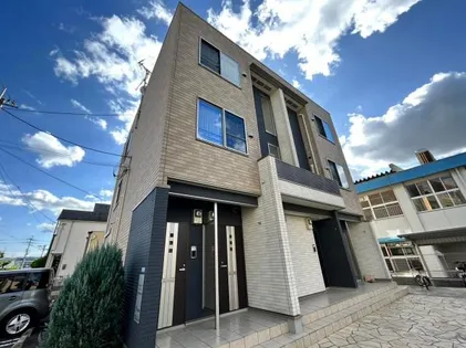 プリートカーサ【3階】の外観