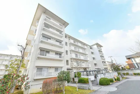 UR真美ヶ丘7丁目【0010501号室】の外観