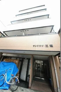 サンプラザ三越【2階】の外観