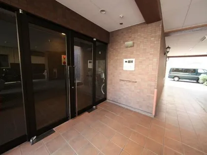 メゾンアンブリック【3階】の玄関