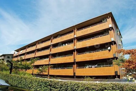 高塚苑【3階】の外観