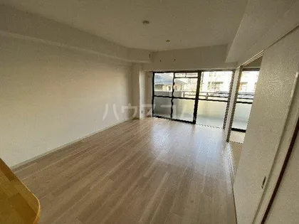 ウィステリア千里【3階】の居間