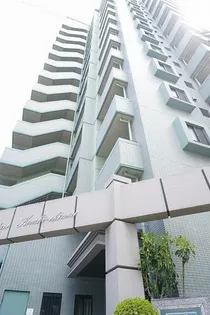 アンピール県庁駅前の画像