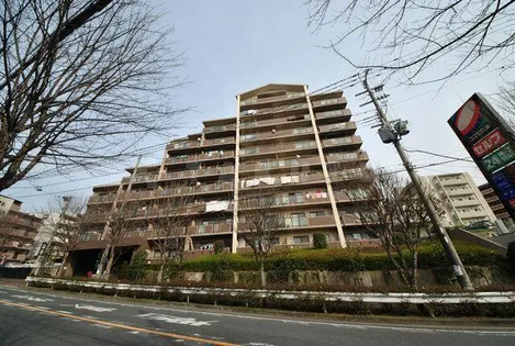 大阪府吹田市上山手町【マンション】の外観