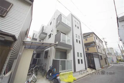 ソリッド春岡【3階】の外観