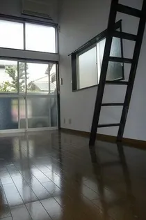 ロイヤルメゾン井尻【102号室】の外観