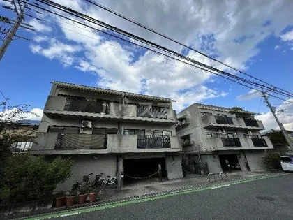 大阪府茨木市南春日丘3丁目【マンション】の外観