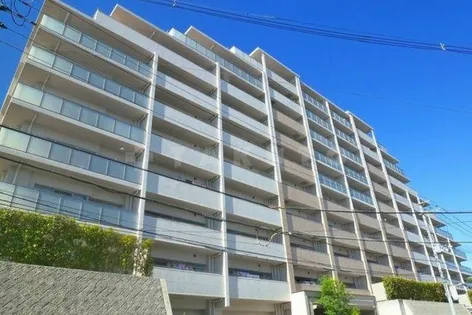 プラウド豊中服部緑地【7階】の外観