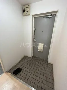 ウィステリア千里【2階】の玄関