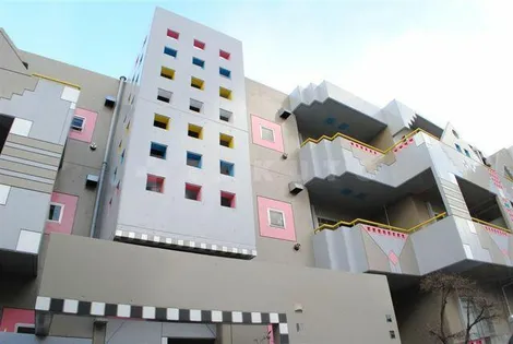 クリスタルアレイ【-1階】の外観