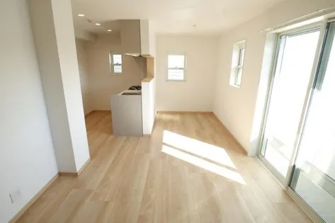 グルーブメゾン須磨離宮【1階】の居間