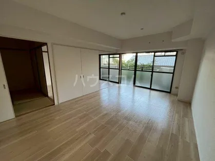 ウィステリア千里【2階】の居間