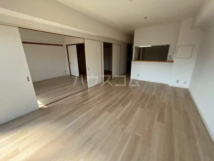 ウィステリア千里【4階】の居間