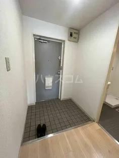 ウィステリア千里【4階】の玄関