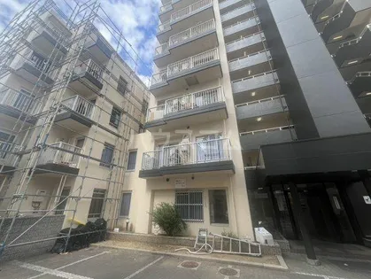 アメニティー新高一番館・二番館【1階】の外観