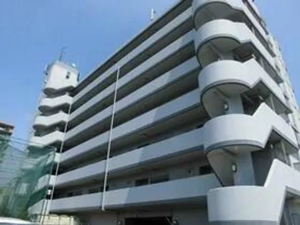 ヒュース泉大津【301号室】の外観