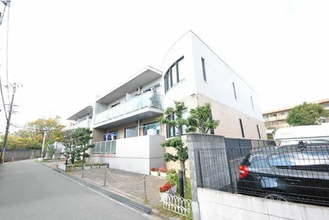 ヴェリテ上野東【1階】の外観