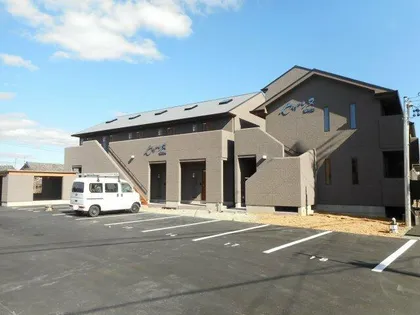 セザンヌ飯村【A-203号室】の外観