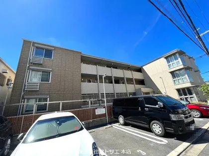 セントラルコート高井田【3階】の外観