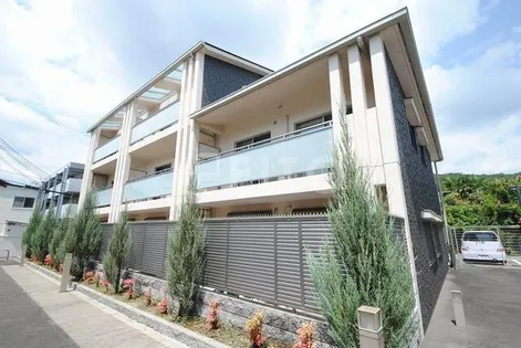 クルミナーレIIの画像