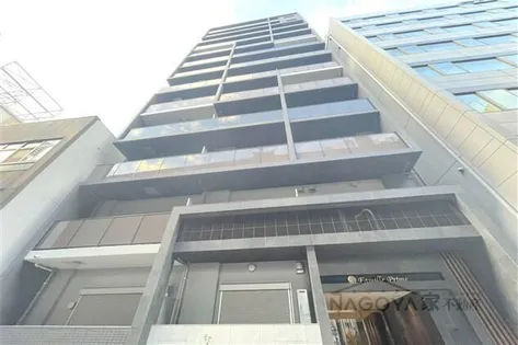 ファミールプライム【1階】の外観