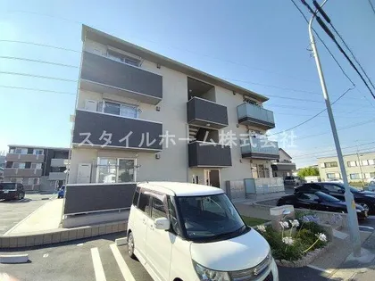 LA TOURの画像