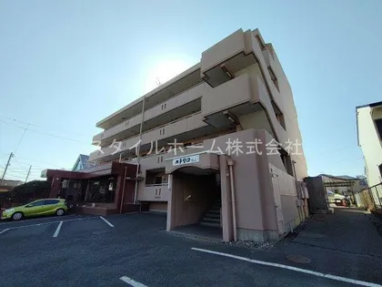 ユトリロ北山【401号室】の外観