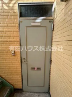 ファミリー四季【102号室】の玄関