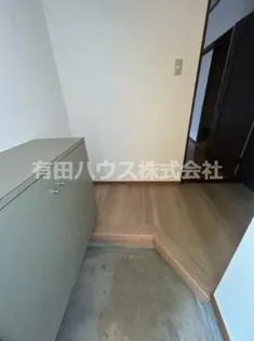 ファミリー四季【102号室】の玄関