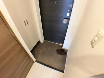 ポルトボヌール神戸湊川公園【1301号室】の玄関