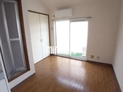 メゾン・ド・KS【2階】の居間