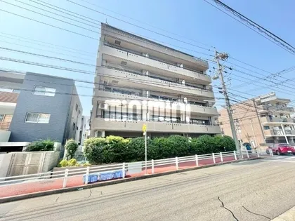 ジュノス【2階】の外観