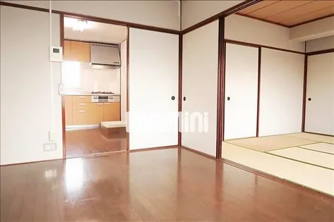 メゾンHero【2階】の居間