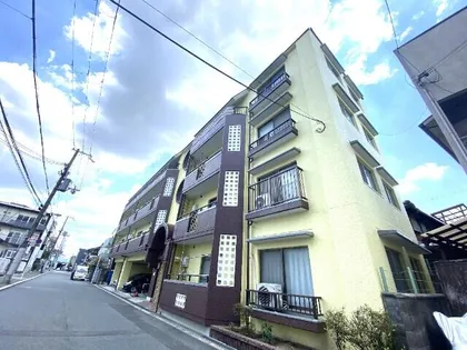 ベルフラワー山下【1階】の外観