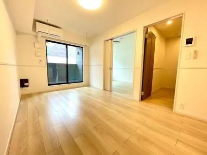 ブリエ・アヴニールⅠ【202号室】の居間