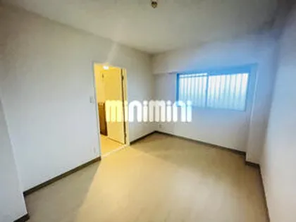 リビュー豊島【502号室】の居間