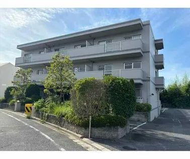 ジュネス東生駒【2階】の外観