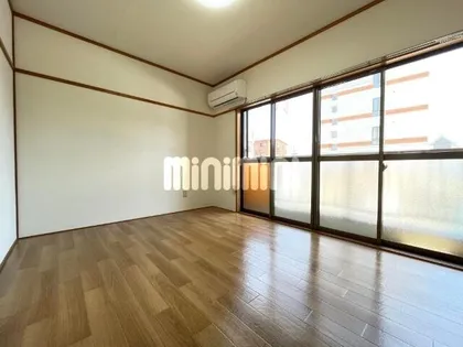 カブリオレ【2階】の居間