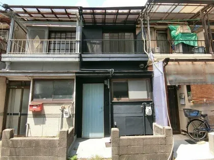 大阪府四條畷市雁屋北町【テラスハウス】の外観