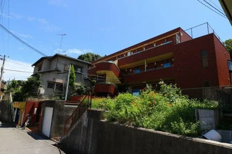 ファーストマンション【1階】の外観