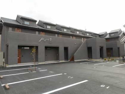 セザンヌ牧野の画像