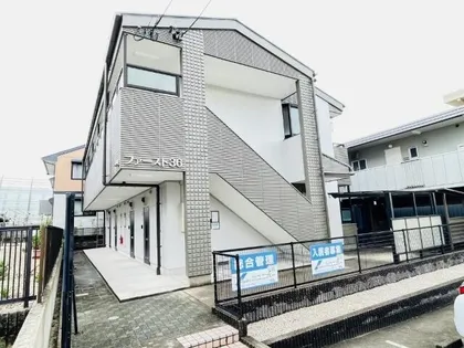 ファースト36【2階】の外観
