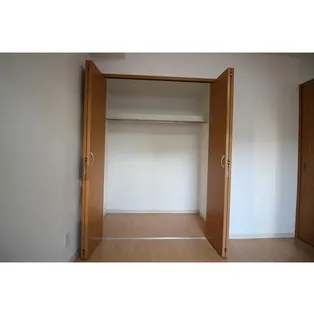 ロイヤルヒルズ【102号室】の内装