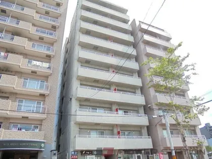 レフィナード【3階】の外観