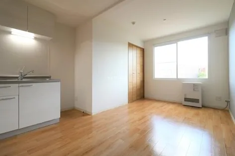 サン・シャイン【2階】の居間