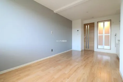 サン・シャイン【2階】の内装