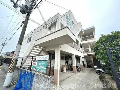 マンション田井城【1階】の外観