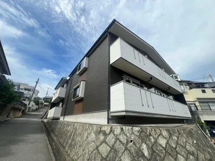 ノイシュヴァン朝霧山手【2階】の外観